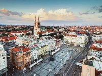 Trg bana Jelačića, panorama (Foto Vedran Tolić).jpg